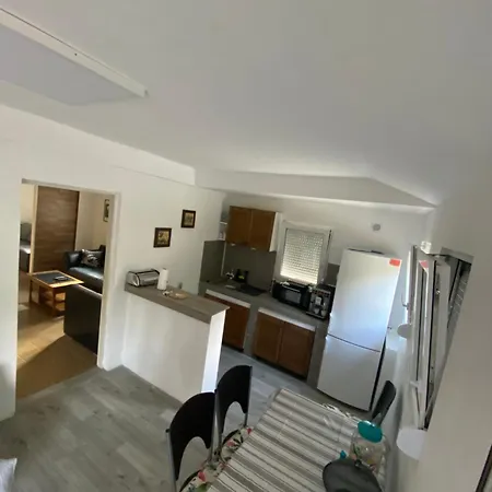 Vikendica Iskra Ddur *